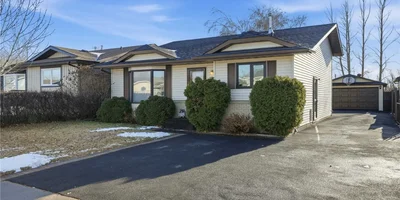 235 Sherry Crescent | 5-Bedroom Split-Level Family Home in Parkridge, Saskatoon, SK