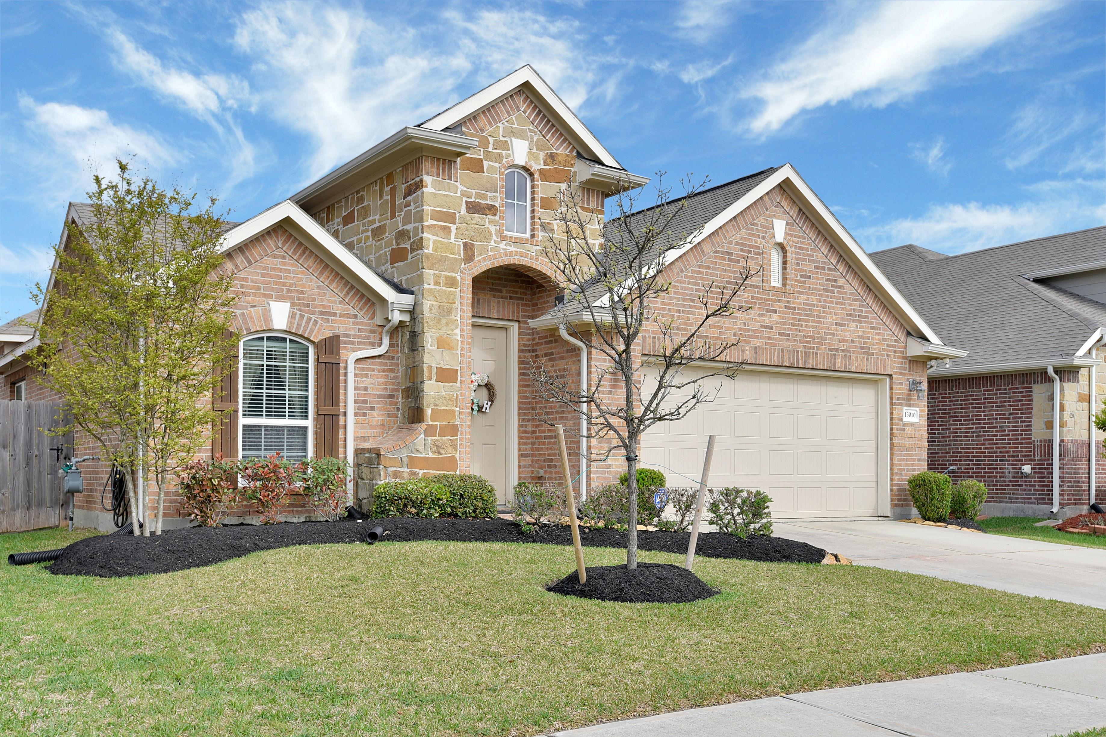 Browse all the homes for sale in Saskaton with double garage.